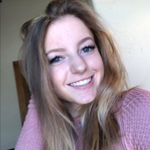 Meet your Posher, Ava